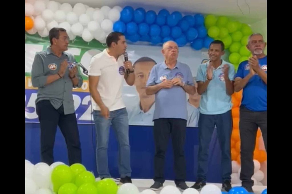 Deputado Gabriel Nunes declara apoio a José Ronaldo para prefeito de Feira de Santana e oferece mandato para colaboração