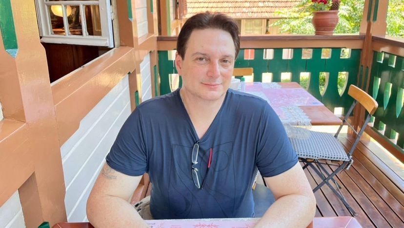 Quem era Daniel Mastral, escritor e ex-adepto de seita satanista