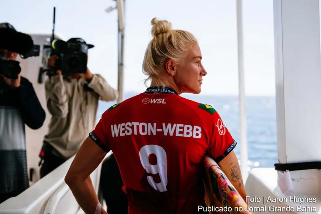 Tatiana Weston-Webb e Ítalo Ferreira garantem vagas na fase final do Circuito Mundial de Surfe 2024