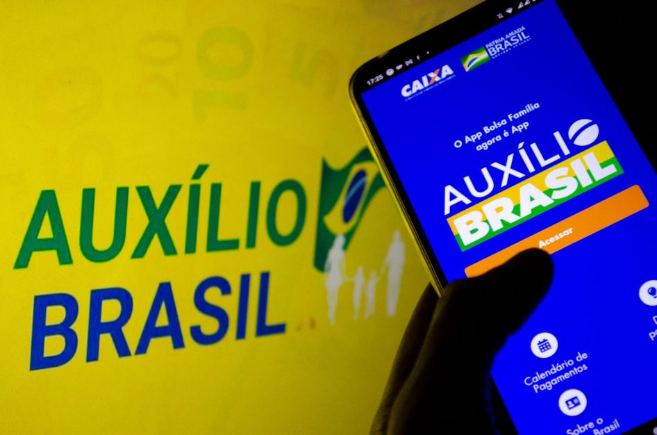 Auxílio Brasil é pago a beneficiários com NIS de final 4 nesta terça-feira (22)