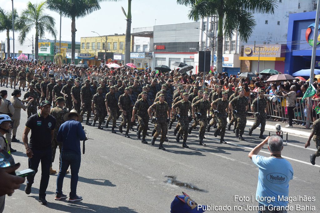 Edição 2024 do Desfile de 7 de Setembro em Feira de Santana reúne multidão na Avenida Presidente Dutra