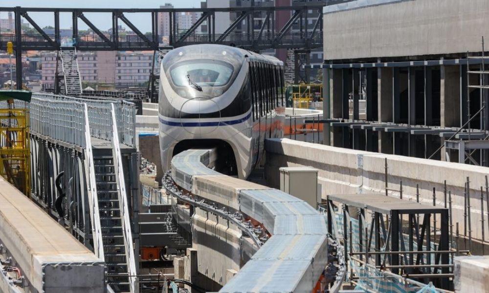 Aeroporto de Congonhas recebe pela 1ª vez trem que facilitará acesso ao local