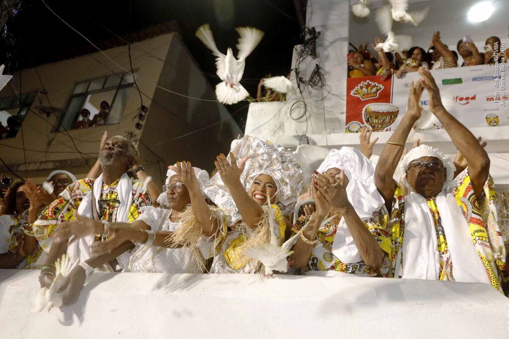Ilê Aiyê abre o Carnaval 2026 de Salvador com ritual ancestral e desfile marcado por resistência afro-indígena no Curuzu