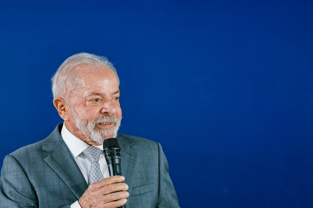 Lula promete ‘novas medidas’ contra assédio on-line e cassino digital