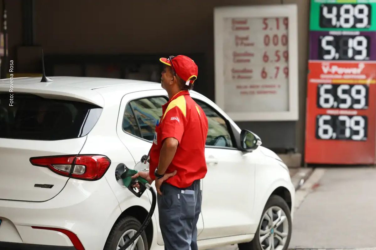 Governo Lula propõe usar receitas do petróleo para reduzir impostos sobre combustíveis durante crise internacional