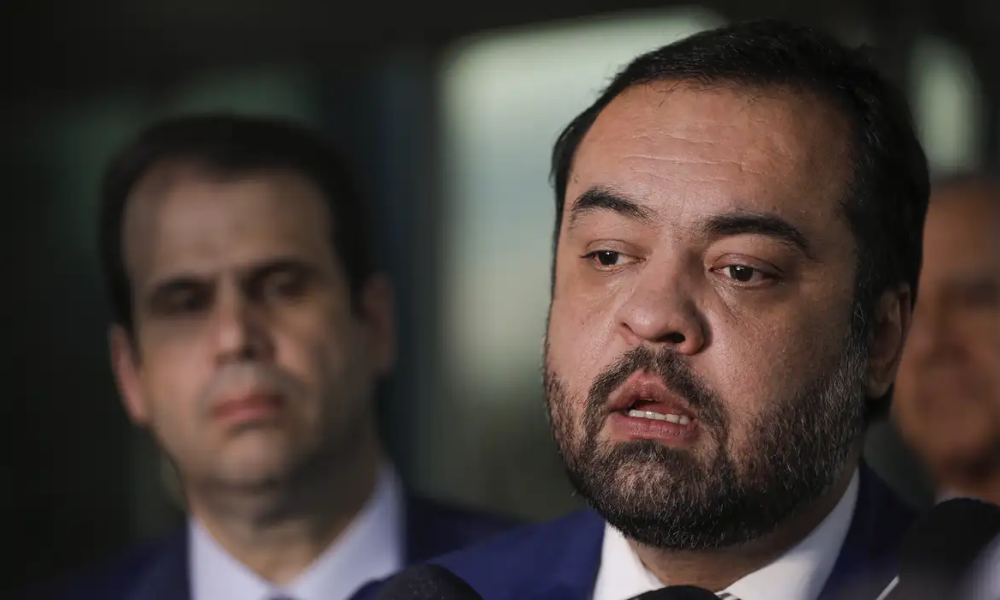 Cláudio Castro é alvo de buscas da PF em nova operação do caso Master