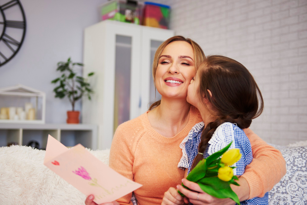 Entenda por que algumas escolas estão trocando a festa de dia das mães pelo dia de quem cuida