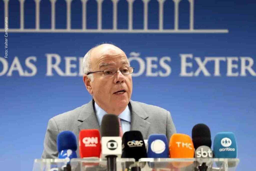 EUA impõem nova tarifa ao Brasil; Ministro Mauro Vieira acusa exigência de “capitulação” e governo prepara reação comercial