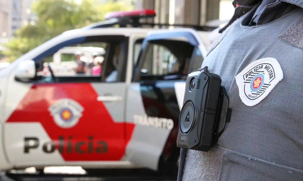 Homem é preso após confessar ter matado namorado em apartamento em São Paulo