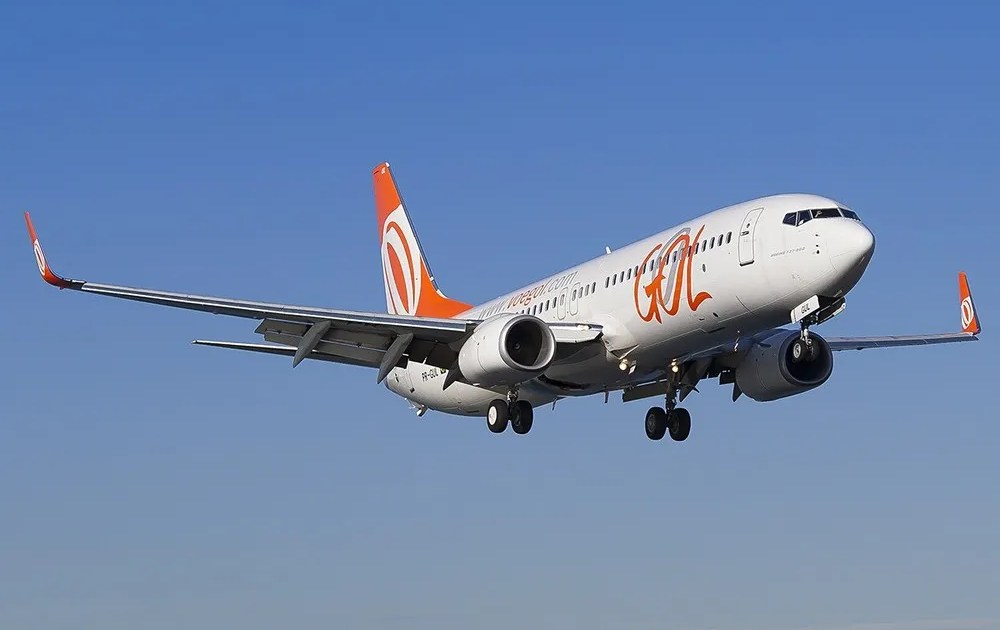 Avião da Gol retorna a Recife após incidente em motor
