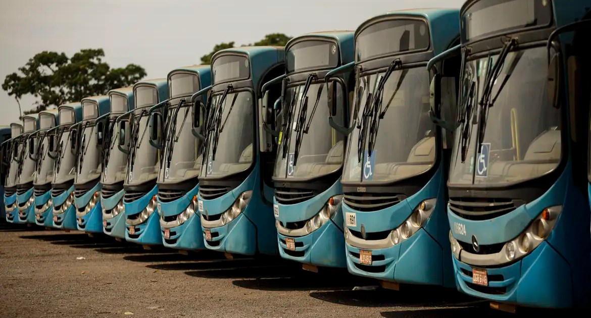 Procon-BA atualiza para 544 o número de ônibus parados em garagens de Salvador