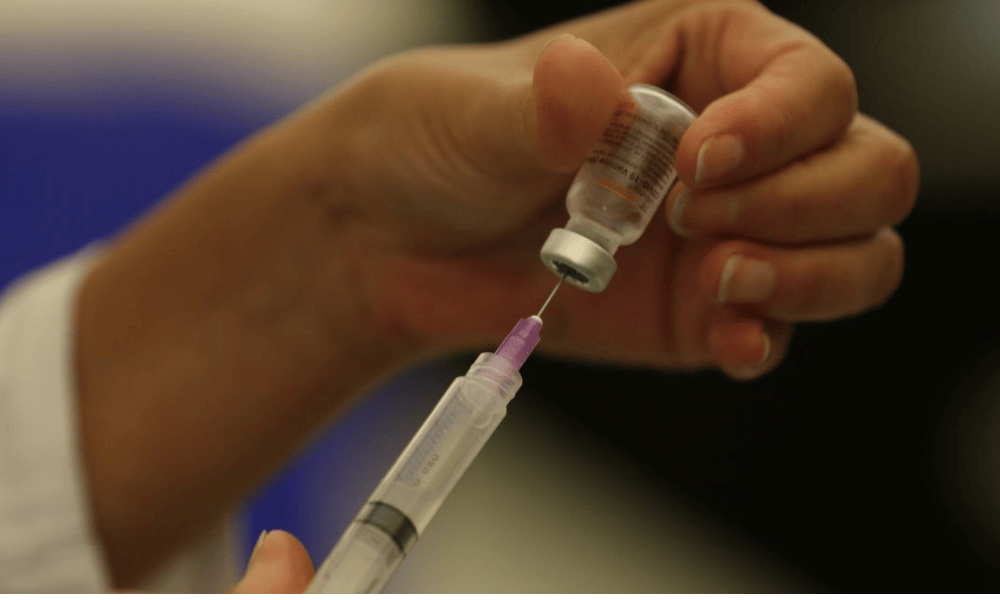 Vacina contra câncer reduz em 42% risco de morte ou retorno do melanoma